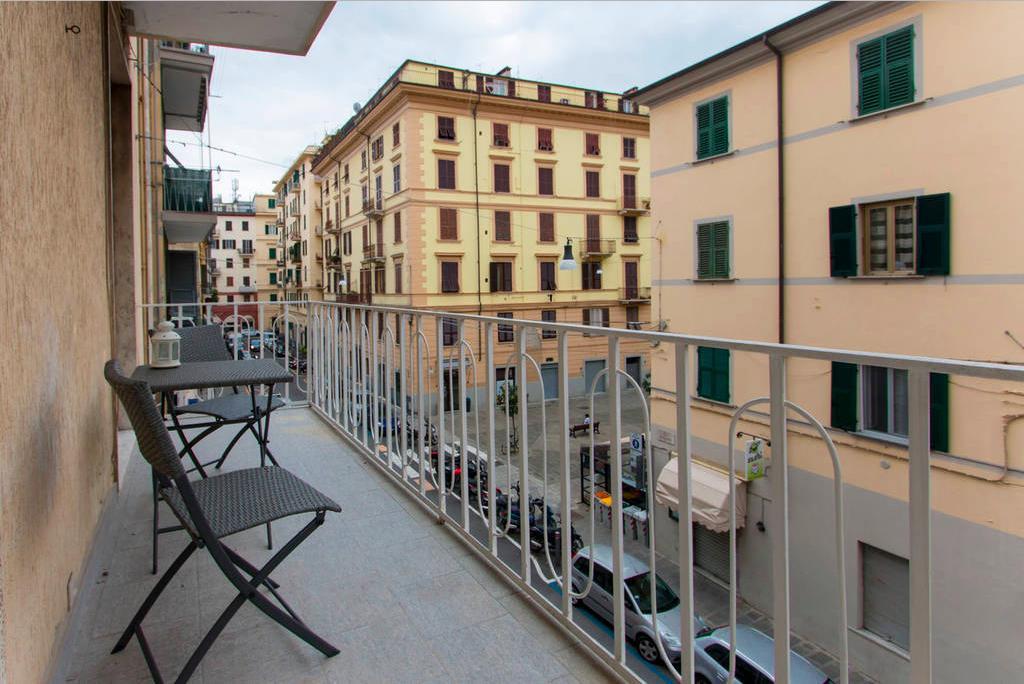 Via Colombo Holiday Rooms La Spezia Exterior photo